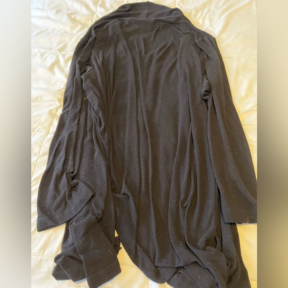 Women’s Avenue Black lightweight Cardigan Sweater - Picture 2 of 5